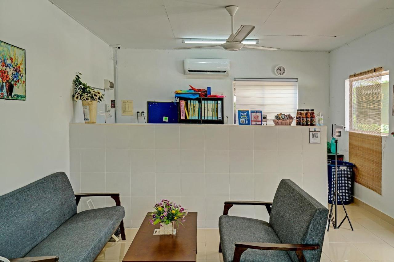 Hotel Capital O 90423 Teratai Chalet Kampong Raja Esterno foto