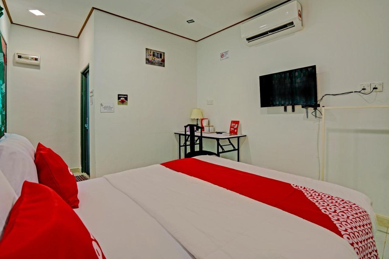 Hotel Capital O 90423 Teratai Chalet Kampong Raja Esterno foto