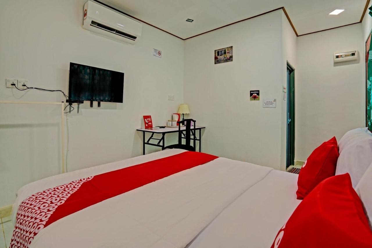 Hotel Capital O 90423 Teratai Chalet Kampong Raja Esterno foto