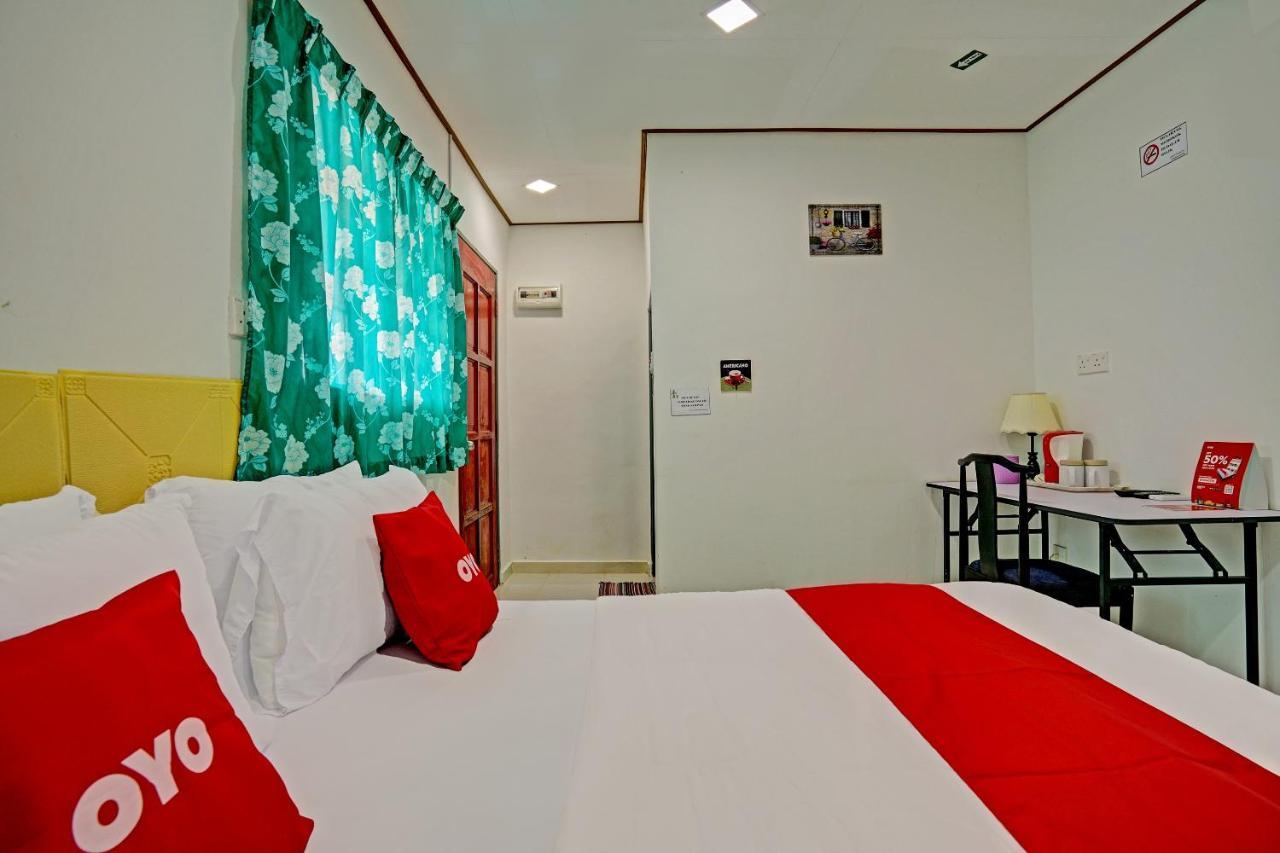 Hotel Capital O 90423 Teratai Chalet Kampong Raja Esterno foto