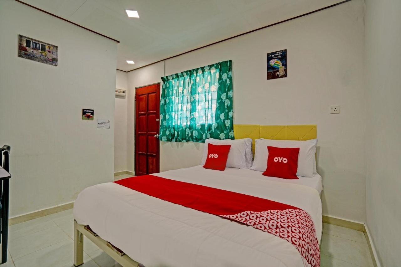 Hotel Capital O 90423 Teratai Chalet Kampong Raja Esterno foto