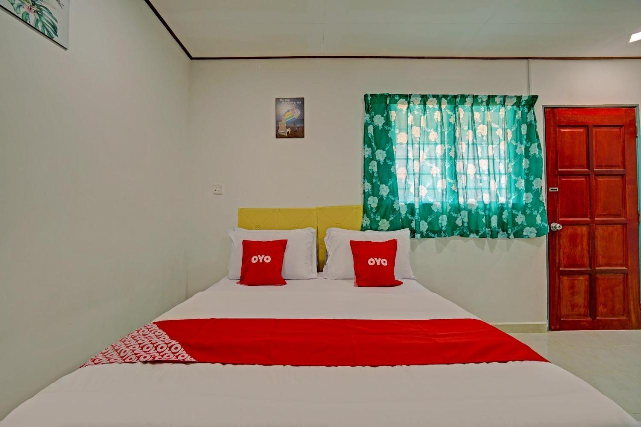 Hotel Capital O 90423 Teratai Chalet Kampong Raja Esterno foto